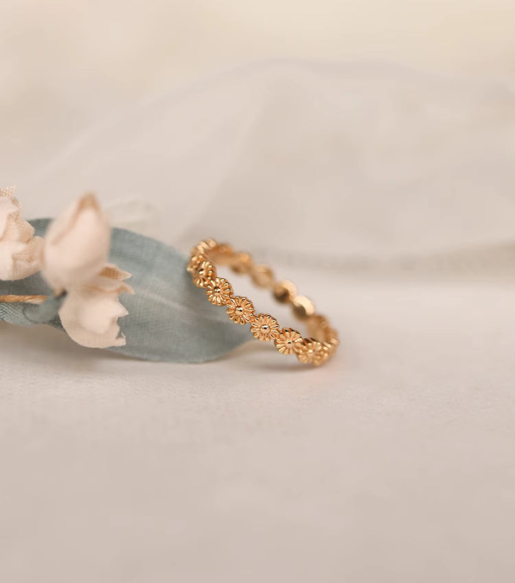 Daisy Bloom Ring | Gold Plated Floral Band, Dainty Unisex Jewelry Gift
